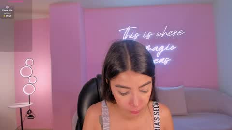 Snapshot of valeriavelvet chatting on 8, 4, 2026 Vale online show from 8, 4, 2026