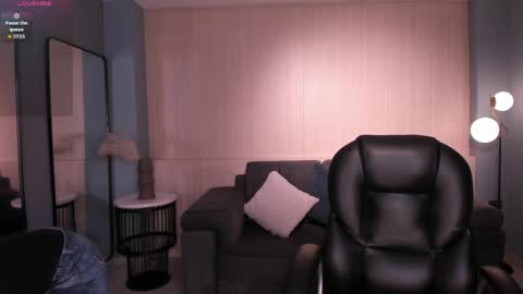 Snapshot of valeriavelvet chatting on 28, 4, 2026 Vale online show from 28, 4, 2026