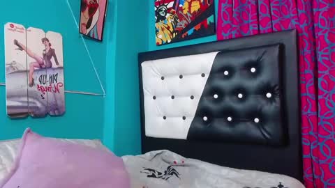 Snapshot of valerie_mase chatting on 10, 1, 2025 vale online show from 10, 1, 2025