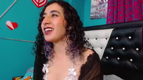 Snapshot of valerie_mase chatting on 17, 10, 2025 vale online show from 17, 10, 2025