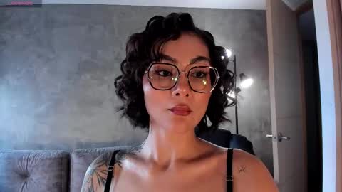  call me Val  online show from 26, 11, 2025