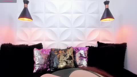 valerie online show from 30, 4, 2026
