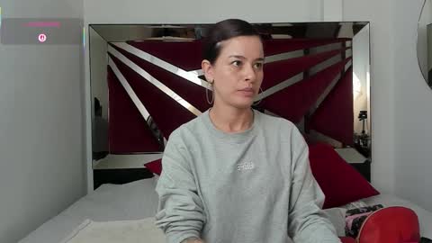 valeriemattson_ online show from 11, 10, 2025