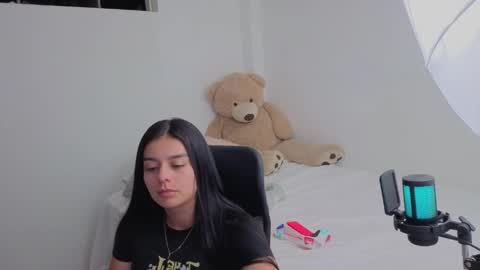 Juli C online show from 4, 4, 2026