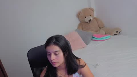valerihouse_ online show from 6, 8, 2026