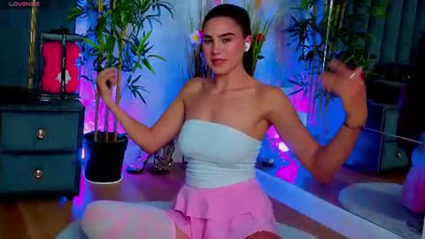 Snapshot of valery_evann chatting on 16, 7, 2026 Valery online show from 16, 7, 2026