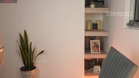 Snapshot of valeryrhouse_ chatting on 23, 2, 2026 All my links here online show from 23, 2, 2026