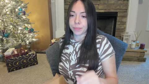 Snapshot of valerysquirt_19 chatting on 23, 12, 2024 valerie online show from 23, 12, 2024