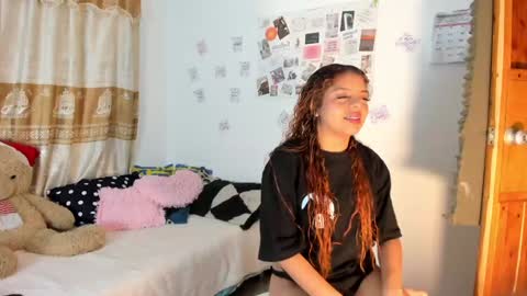 Snapshot of valientegirl_ chatting on 31, 1, 2025 VALIENTE online show from 31, 1, 2025