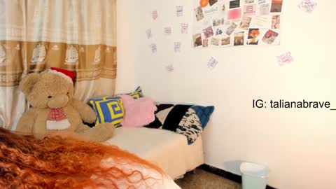 Snapshot of valientegirl_ chatting on 4, 2, 2025 VALIENTE online show from 4, 2, 2025