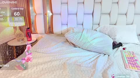 Valkiria moore  online show from 5, 2, 2025