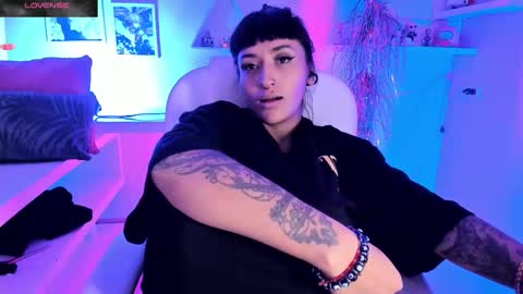 Snapshot of valkiria_ponce chatting on 11, 10, 2025 Valkiria online show from 11, 10, 2025