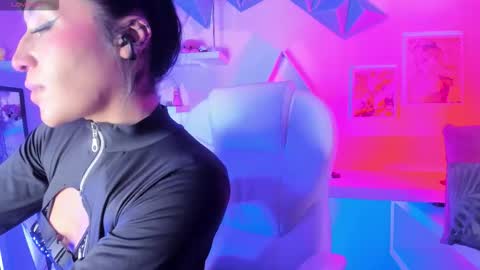 Snapshot of valkiria_ponce chatting on 23, 10, 2025 Valkiria online show from 23, 10, 2025