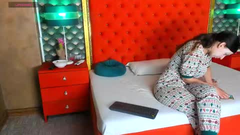 Valerie Val V online show from 12, 5, 2026