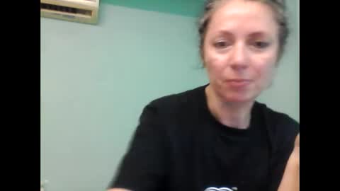 Snapshot of valleriwind chatting on 3, 2, 2025 ValleriWind online show from 3, 2, 2025