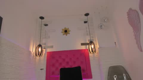 Vallolet Peach  online show from 11, 1, 2025