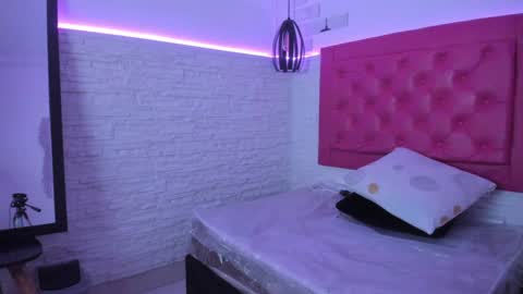 Vallolet Peach  online show from 8, 2, 2025