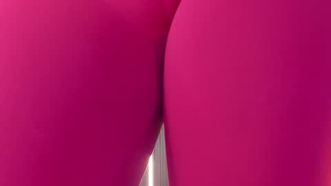 Snapshot of valloletsamar chatting on 12, 6, 2026 Vallolet Peach online show from 12, 6, 2026