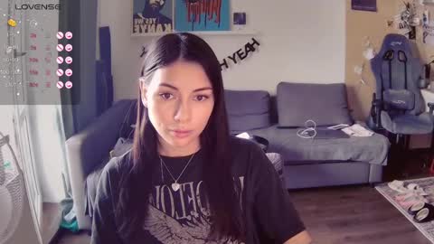 Little Devil online show from 13, 4, 2026