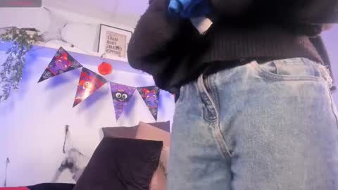 Snapshot of vampgyal chatting on 3, 11, 2025 vamp online show from 3, 11, 2025