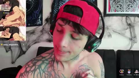 david guzman i model independenthelp me with a thumbs up online show from 23, 10, 2025