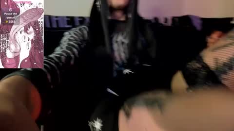 david guzman i model independenthelp me with a thumbs up online show from 20, 3, 2026