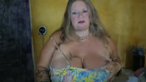 Snapshot of vampwoman chatting on 14, 6, 2026 vampwoman online show from 14, 6, 2026