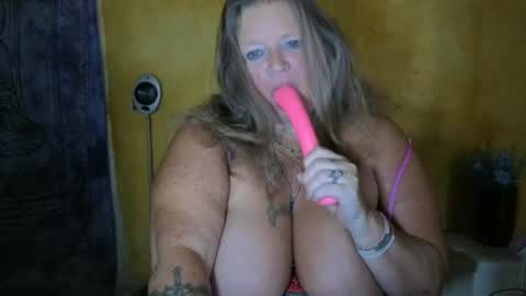 Snapshot of vampwoman chatting on 20, 6, 2026 vampwoman online show from 20, 6, 2026