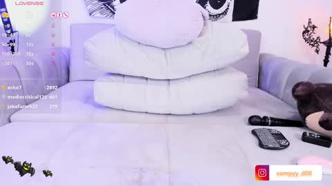 Snapshot of vampyy_doll chatting on 21, 2, 2025 Please help me to reach 300 thumbs up online show from 21, 2, 2025