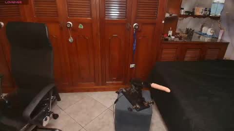 vane_latin18 online show from 15, 5, 2026