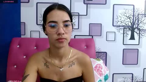 Snapshot of vanesa_19_ chatting on 15, 9, 2025 VANESA online show from 15, 9, 2025
