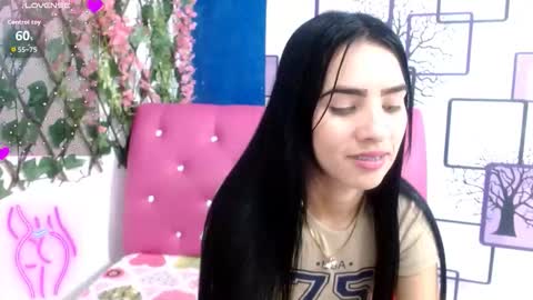 Snapshot of vanesa_19_ chatting on 8, 10, 2025 VANESA online show from 8, 10, 2025