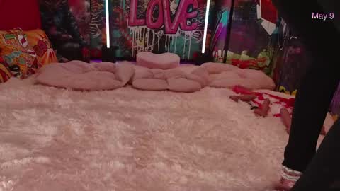  Vanessa  online show from 9, 5, 2026