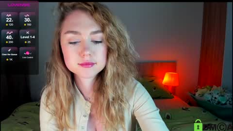 Snapshot of vanessa_maes chatting on 10, 12, 2024 Vanessa Maes online show from 10, 12, 2024