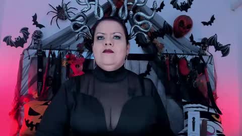 Snapshot of vanessa_moka chatting on 28, 10, 2025 Vanessa online show from 28, 10, 2025