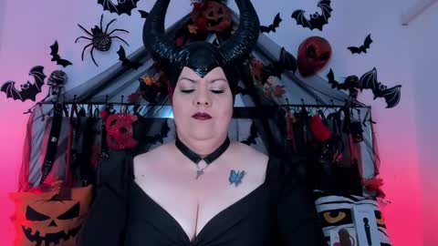 Snapshot of vanessa_moka chatting on 30, 10, 2025 Vanessa online show from 30, 10, 2025