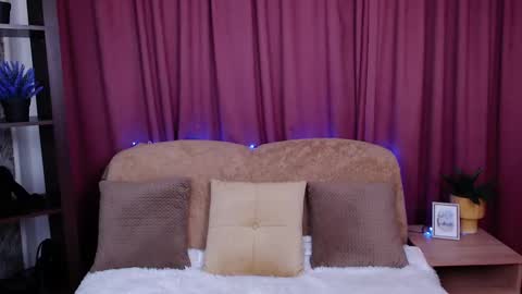 Snapshot of vanessa_moonn chatting on 7, 3, 2025 vanessa_moonn online show from 7, 3, 2025