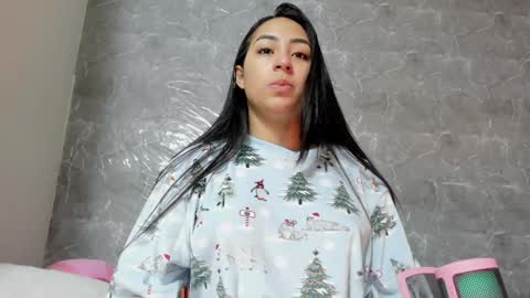 vanessaadol online show from 1, 2, 2025