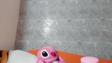 vanessaadol online show from 4, 2, 2025