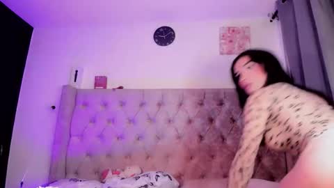 vanessacastroo online show from 6, 5, 2026