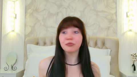 Snapshot of vanessafields chatting on 4, 10, 2025 Vanessa online show from 4, 10, 2025