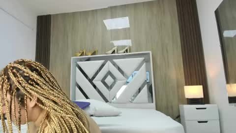 Vanessa Hard online show from 3, 5, 2026