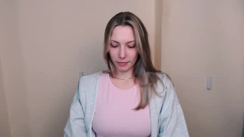 Snapshot of vanessakim_ chatting on 15, 4, 2026 Vanessa online show from 15, 4, 2026