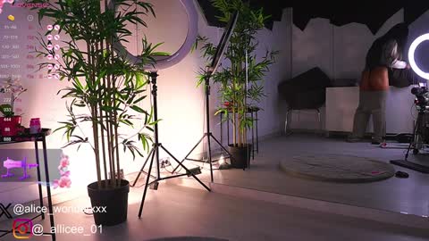 Vanessa Simon online show from 8, 2, 2025