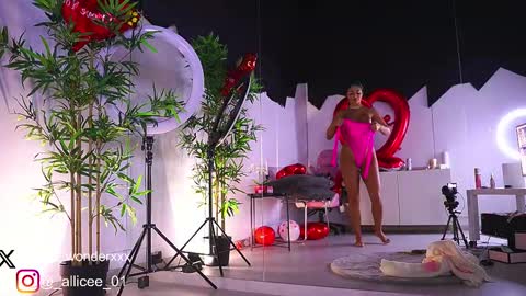 Vanessa Simon online show from 16, 2, 2025