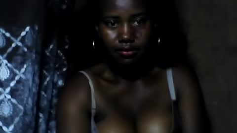 Snapshot of vaniah321 chatting on 8, 1, 2025 vaniah321 online show from 8, 1, 2025