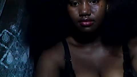 Snapshot of vaniah321 chatting on 10, 1, 2025 vaniah321 online show from 10, 1, 2025