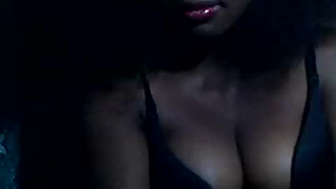 Snapshot of vaniah321 chatting on 15, 1, 2025 vaniah321 online show from 15, 1, 2025