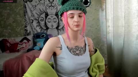 Snapshot of vanilla_arya chatting on 5, 3, 2025 Adelina online show from 5, 3, 2025