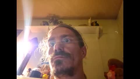 Snapshot of vanilla_thunder420 chatting on 17, 12, 2025 Britneywhitney online show from 17, 12, 2025